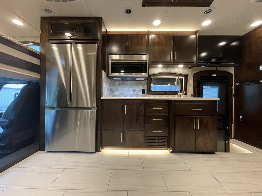 2023 Renegade Peterbilt 45CBF Bunkhouse 45’ Motorhome Two … Flickr