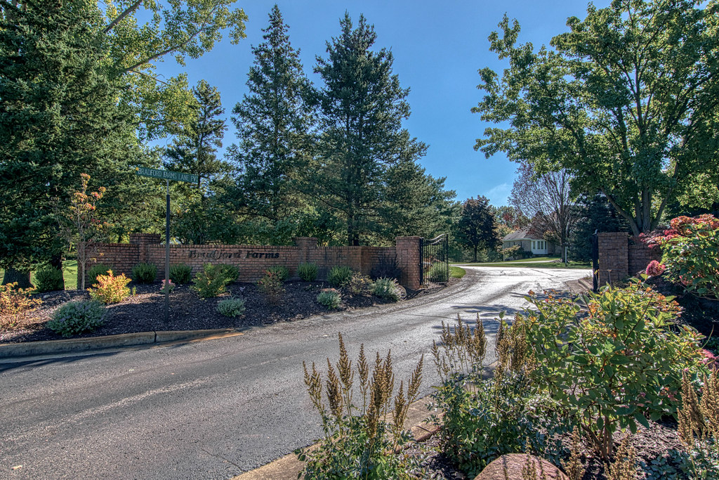 Bradford Farms 4447 Fall Exterior32 LisaVanderLoo Flickr