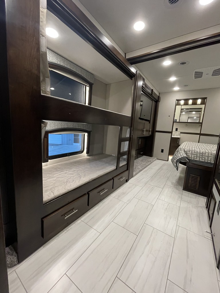 2023 Renegade Peterbilt 45CBF Bunkhouse 45’ Motorhome Two … Flickr