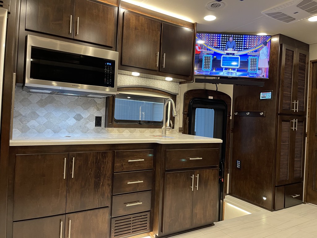 2023 Renegade Peterbilt 45CBF Bunkhouse 45’ Motorhome Two … Flickr