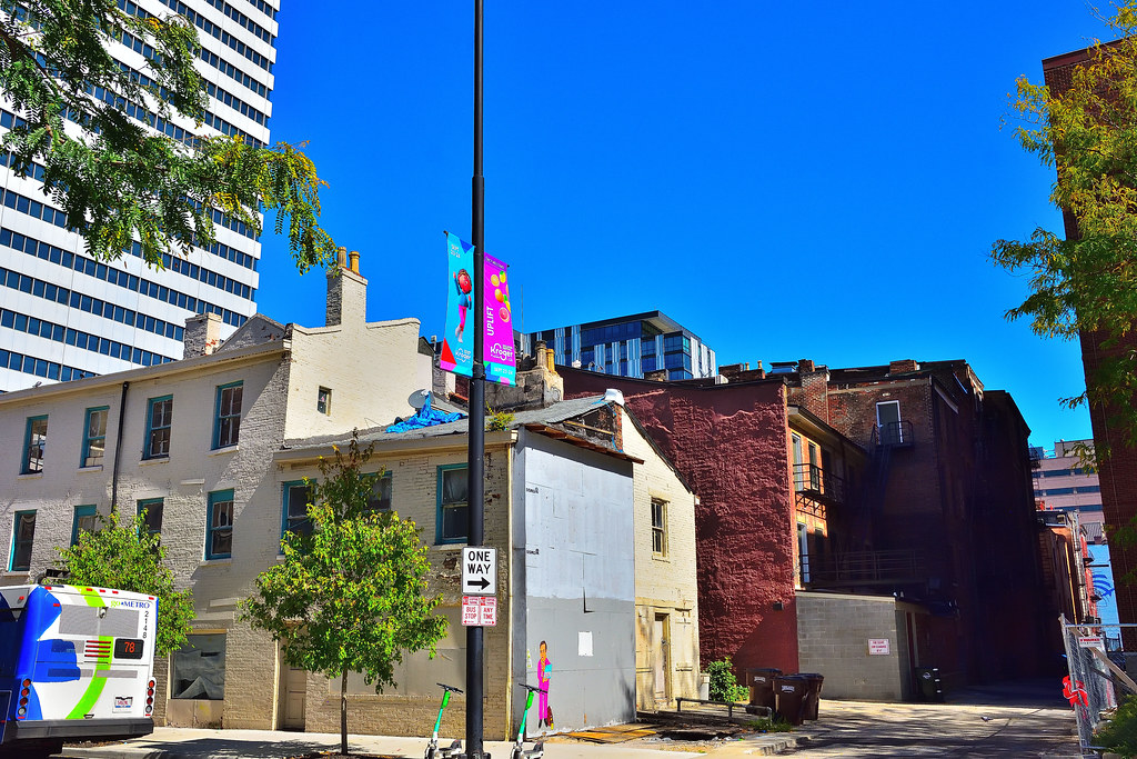 DSC_8075_A1 Vine Street at Prior Street Central Business … Flickr