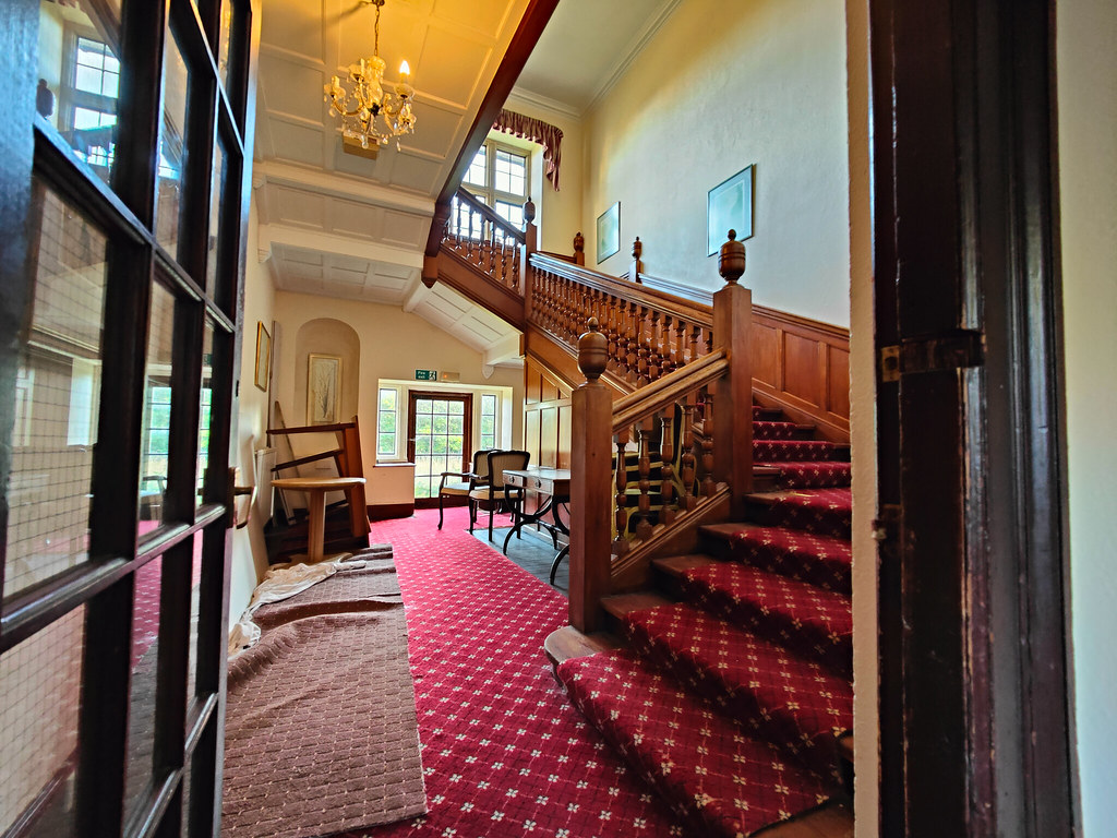 Abandoned Kildonan House, Ayrshire, Scotland youtu.be/BRH_… deviant