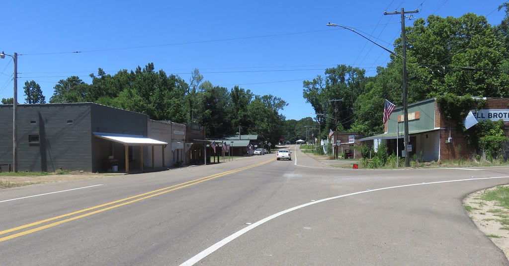 Downtown Lena, Mississippi Lena, Mississippi is a small to… Flickr