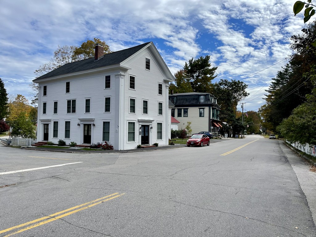 Old House (c. 1820). Freedom, New Hampshire. devtmefl Flickr
