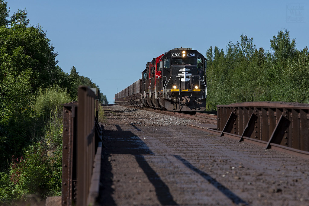 Kelsey, Minnesota IC 6260 leads an empty limestone train r… Flickr