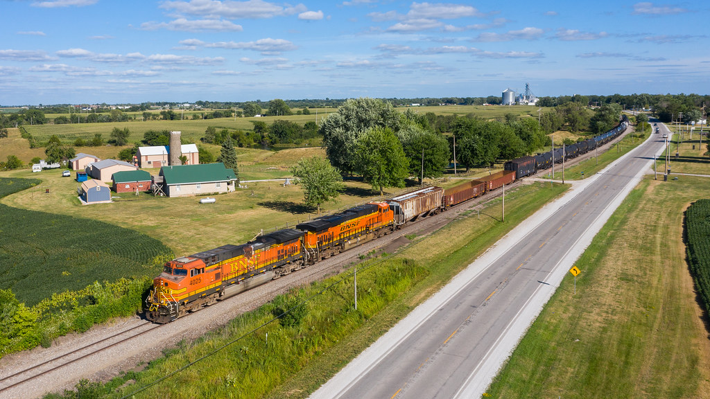 BNSF 4025 C449W H GALDMO1 08A Albia, IA A pair of GE'… Flickr