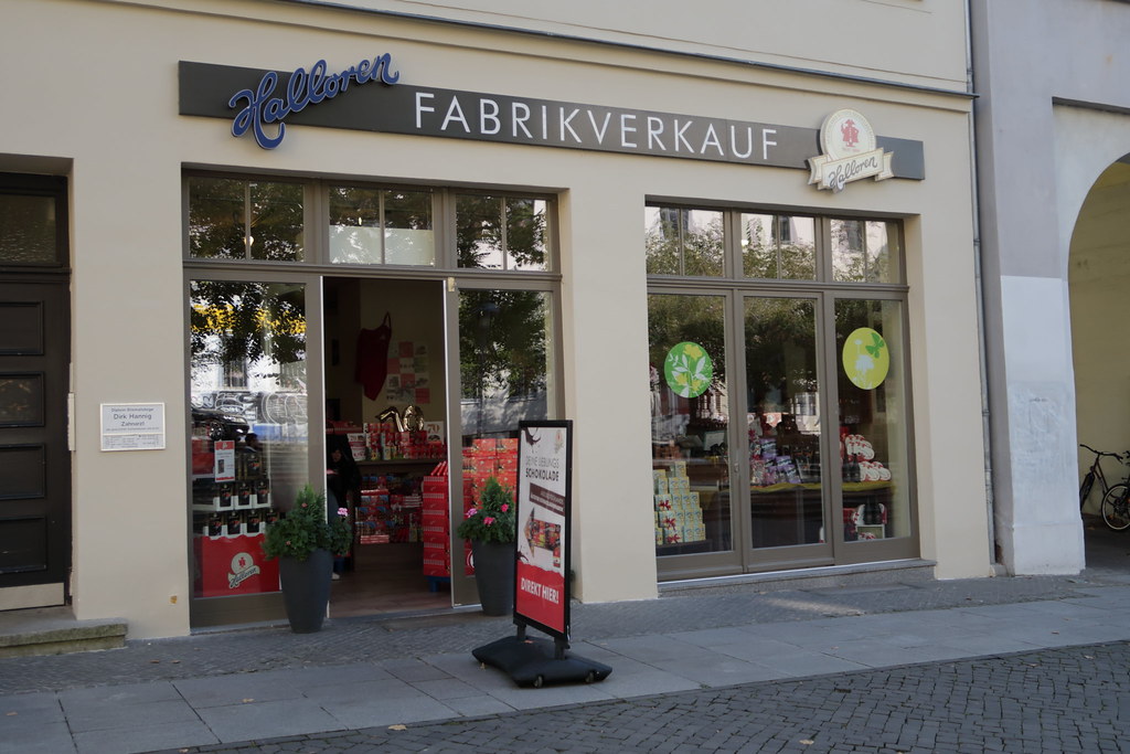 Halloren Fabrikverkauf Geschäft in der Leipziger Straße in… Flickr