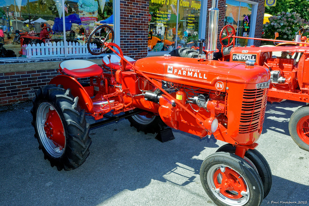 McCormick Farmall BN (2) At the Pikeville, TN Fall Festiva… Flickr