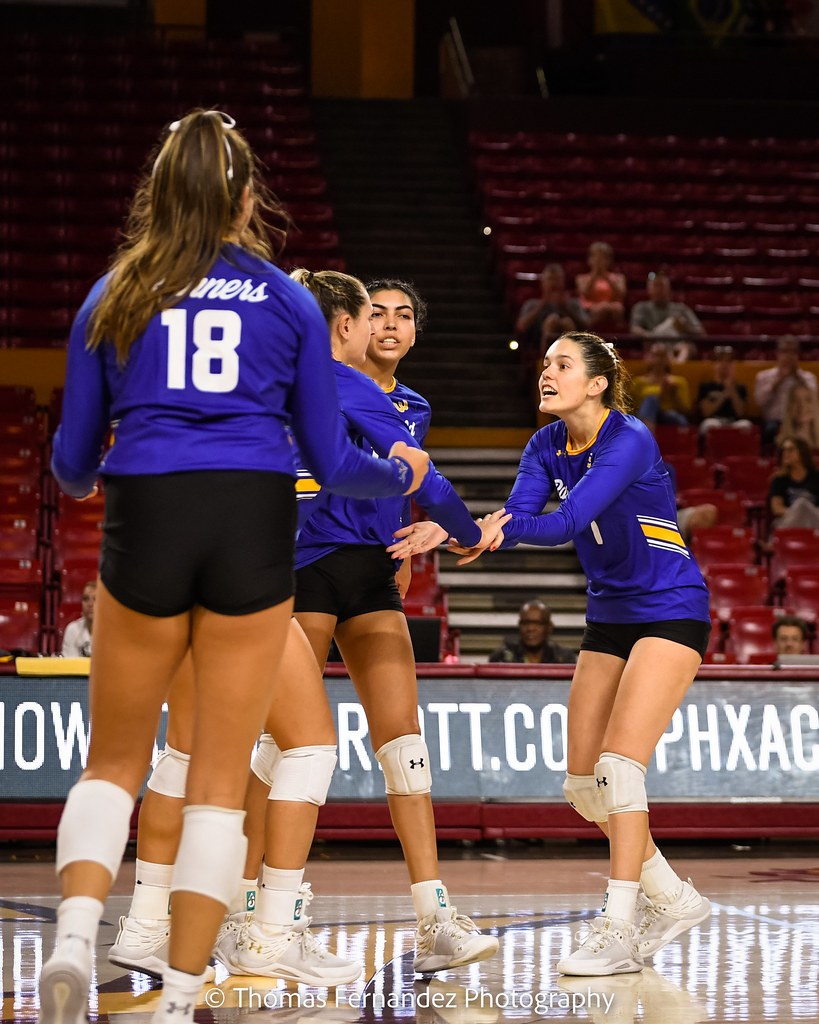 Volleyball CSU Bakersfield vs Toledo TommyT.Photo Flickr