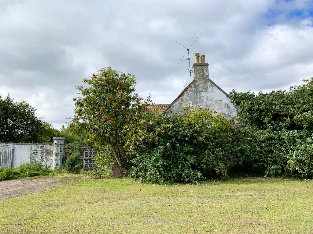 Gatehouse. {derelict building}. Sea Road. Methil. Scotland… Flickr