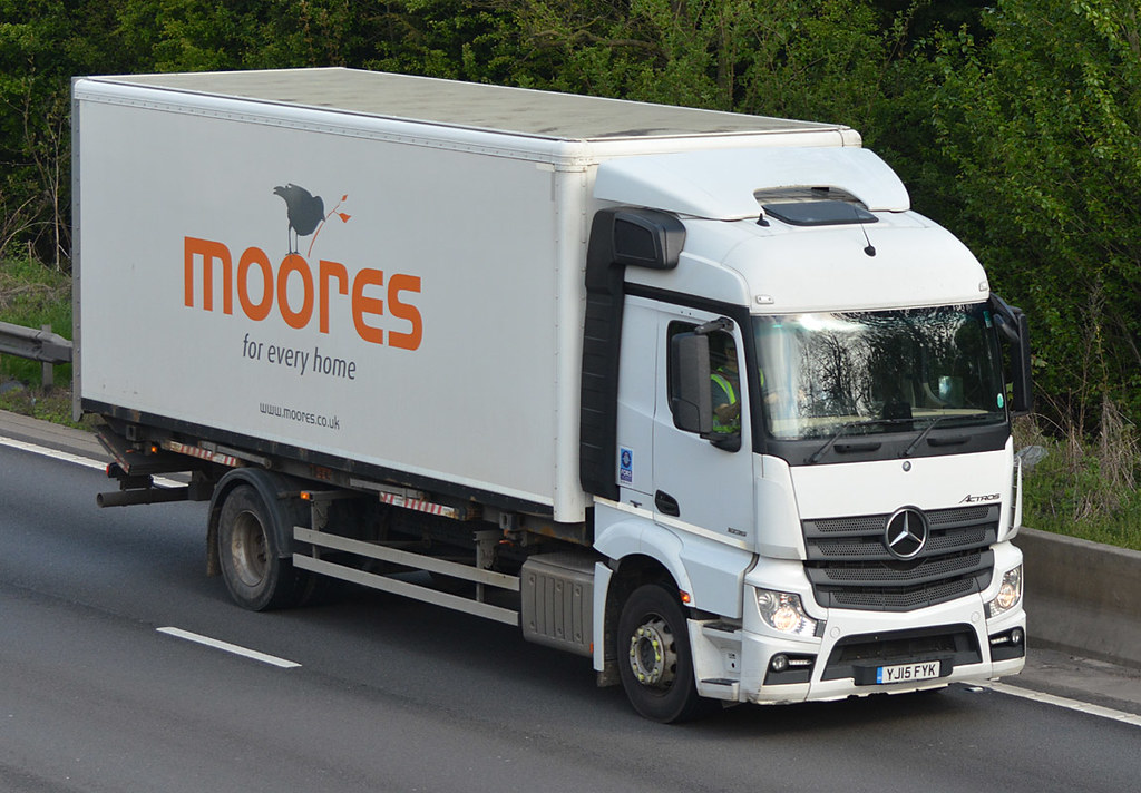Moores YJ15FYK M1 Brockhall 26/04/2022 Harry's On The Road Truck