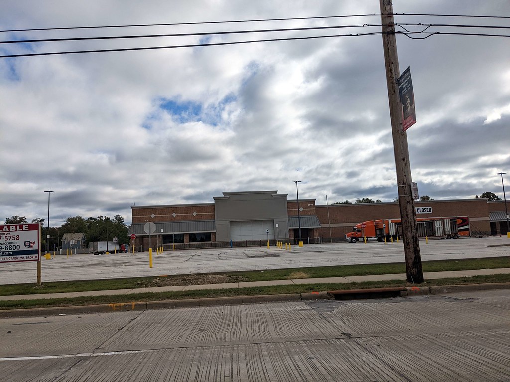 Walmart Mayfield Heights, OH Picture taken 10/2/22 Close… Flickr