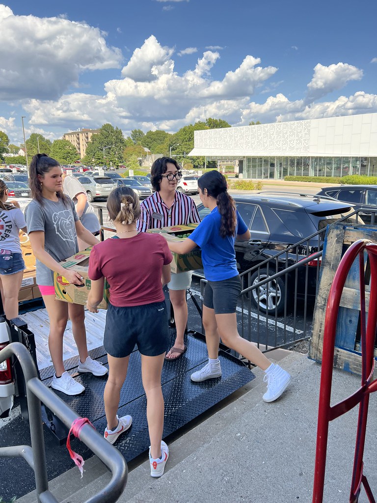 Bear Pantry AmeriCorps Members and volunteers MOState CCE Flickr