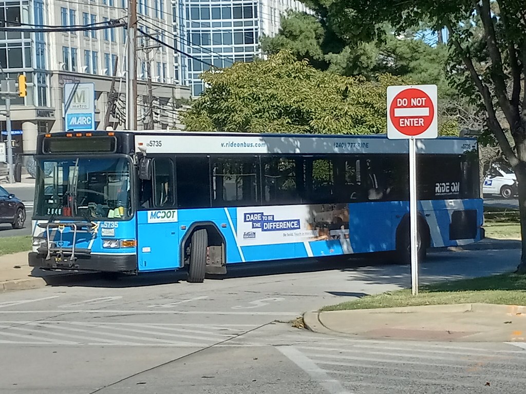 2008 Gillig Advantage Diesel RideOn 5735 Rockville Stat… Flickr