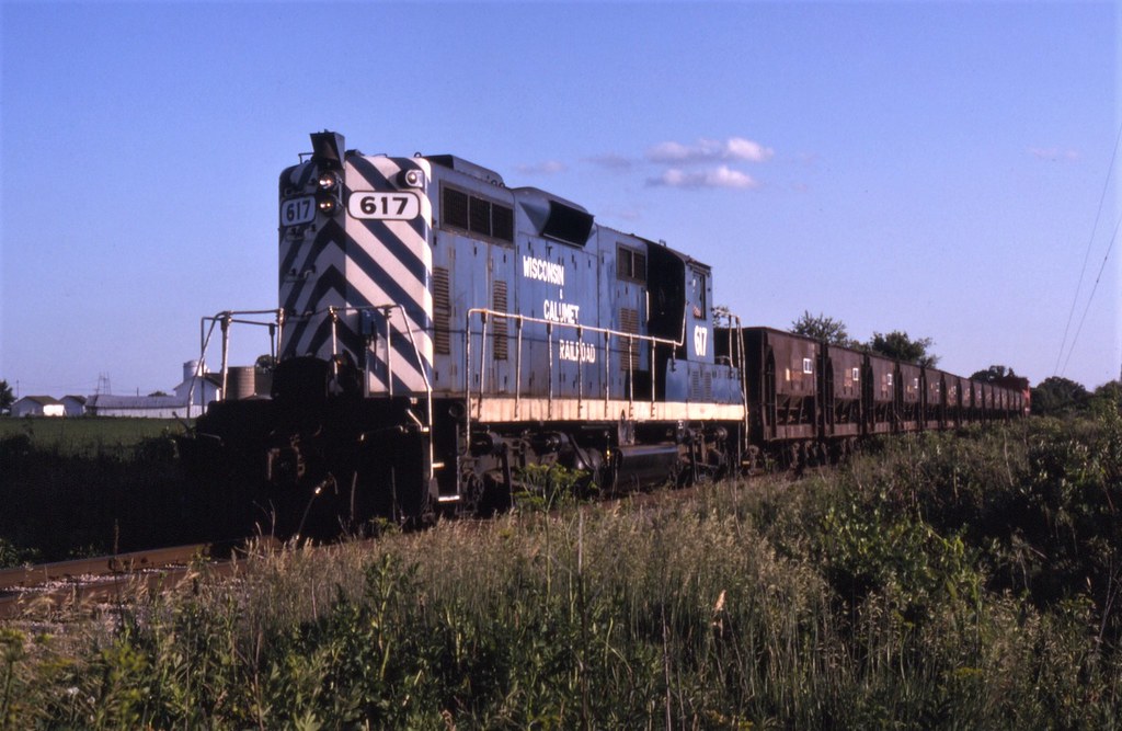 Sand train Wisconsin & Calumet GP 7 617 leads a sand trai… Flickr