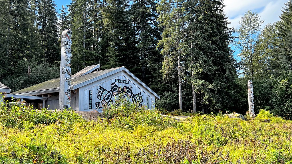 157 Tlingit Tribal House 2190 (2) Ty Schuiling Flickr