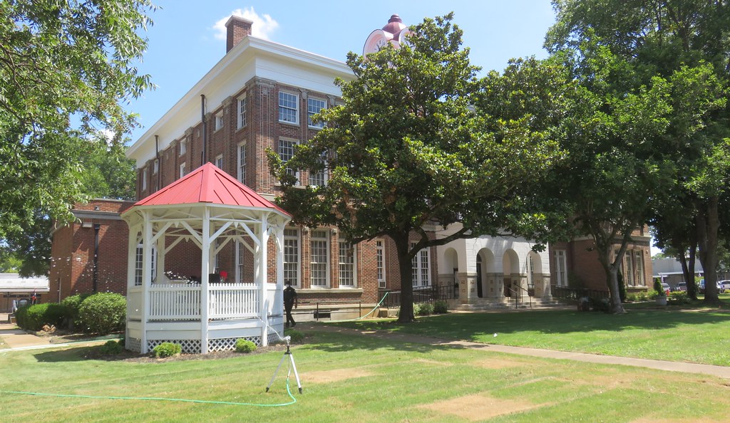 Marshall County Courthouse (Holly Springs, Mississippi) Flickr