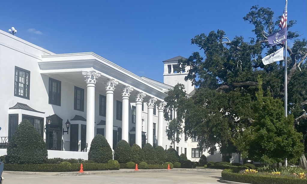 White House Hotel portico Established in 1895 in Gulfport … Flickr
