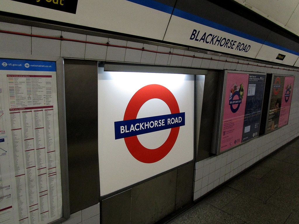 Blackhorse Road Victoria Line northbound on 5.9.22. Flickr