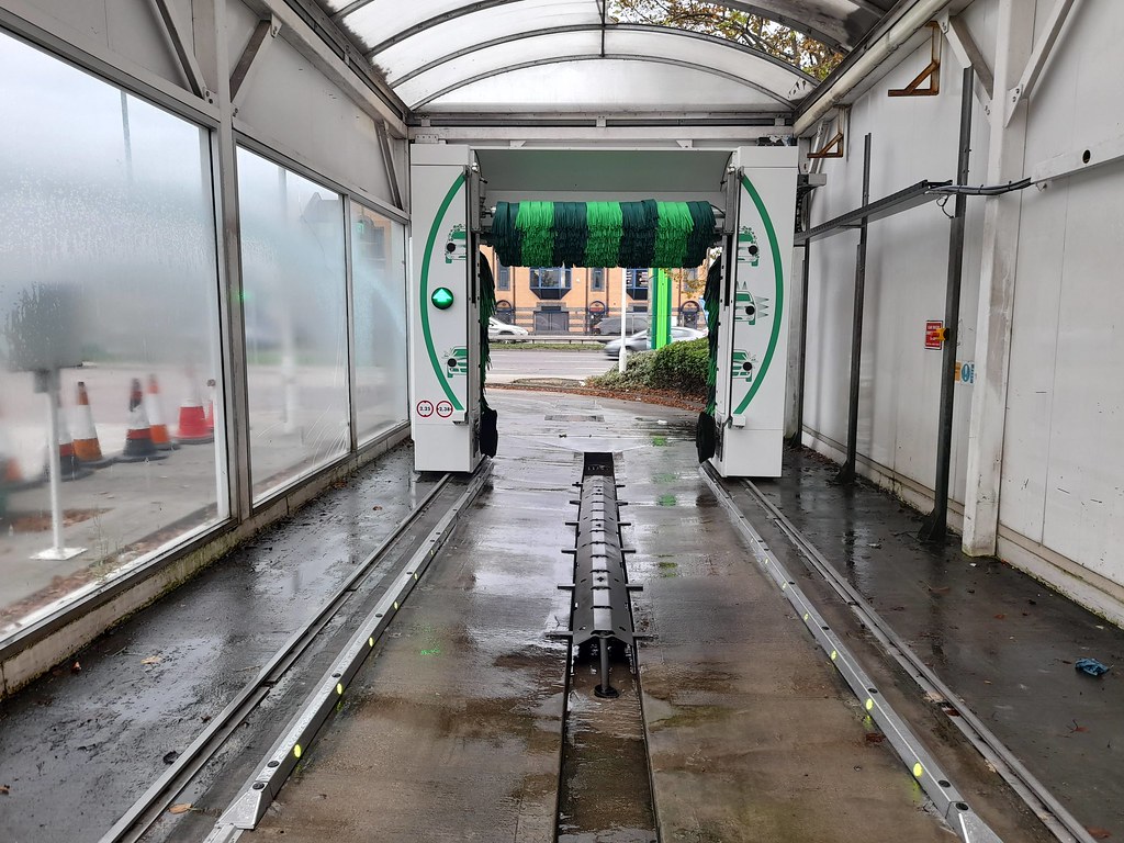 NEW BP car wash, Ilford East The Prevo is more recognisabl… Flickr