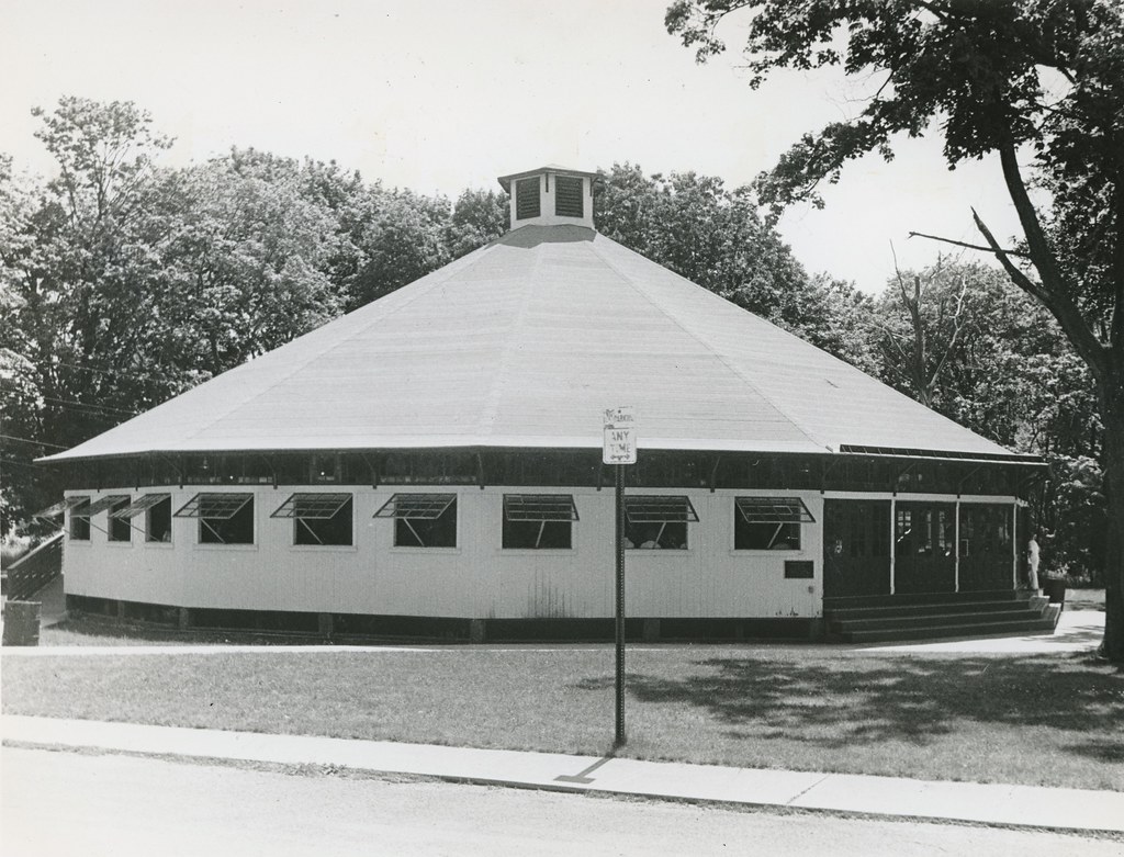 Parks Slater Park Carousel Exterior July 17th 1986… Flickr