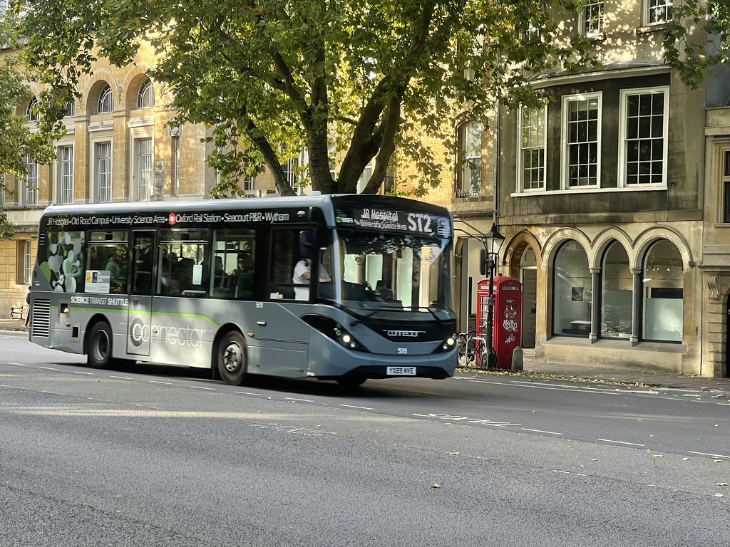 Oxford Bus Company,(Connector).2019 ADL Enviro 200MMC.YX69… Flickr