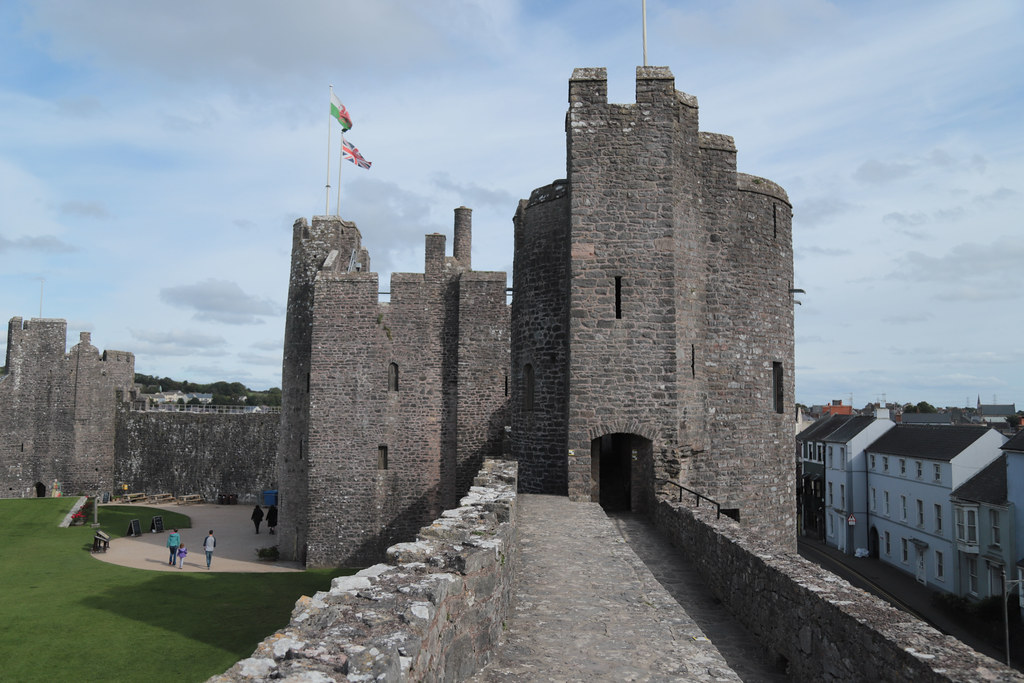 Gatehouse & Heny Ii Tower, Pembroke Castle Gatehouse & Hen… Flickr