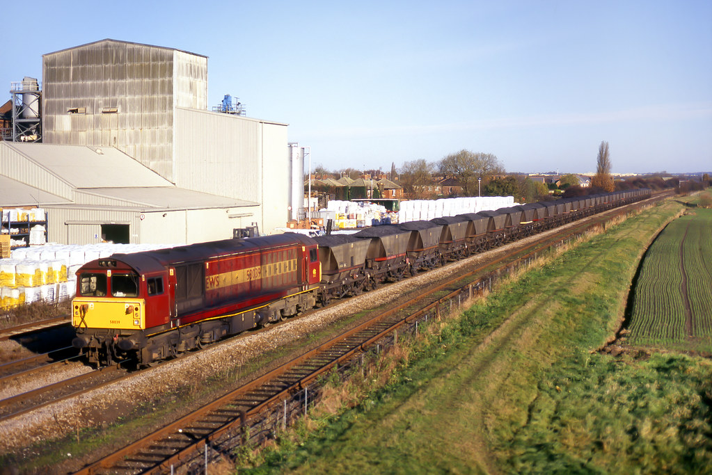 58039 passing Wetmore Farm at 11.16 on 17th November 1999 Flickr