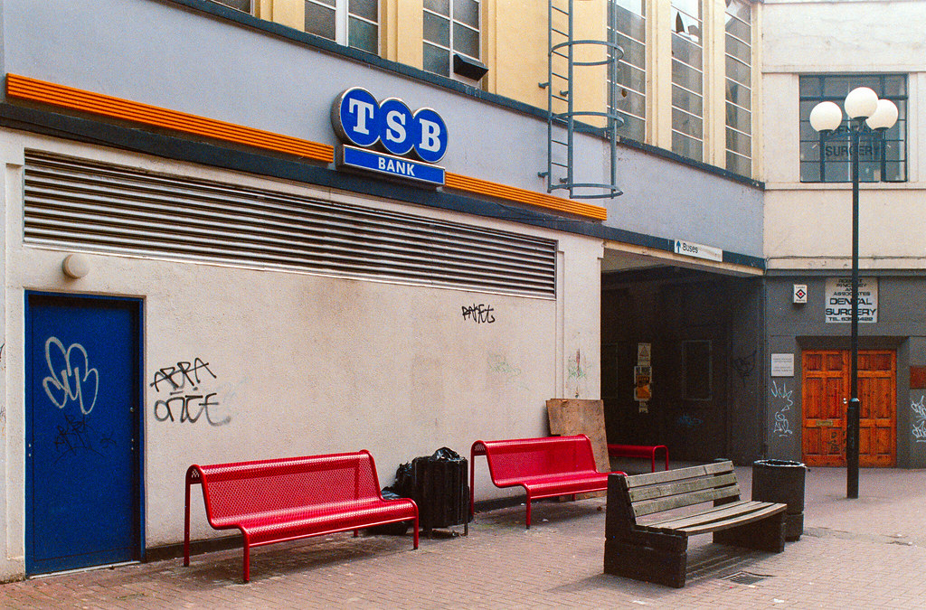 TSB, Peckham Rye Station, Rye Lane, Peckham, Southwark, 19… Flickr