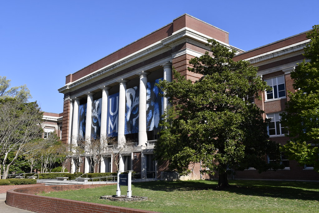 University of Memphis Administration Building (Memphis, … Flickr