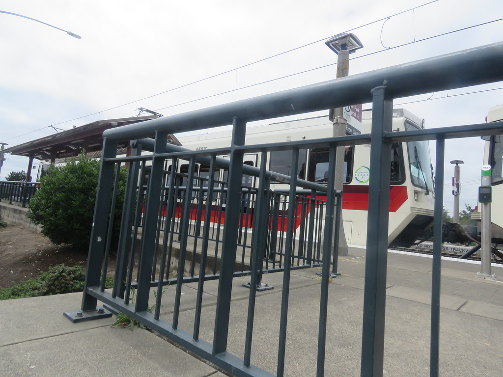 IMG_9522 Delta Park/Vanport MAX Station off northbound Y… Flickr