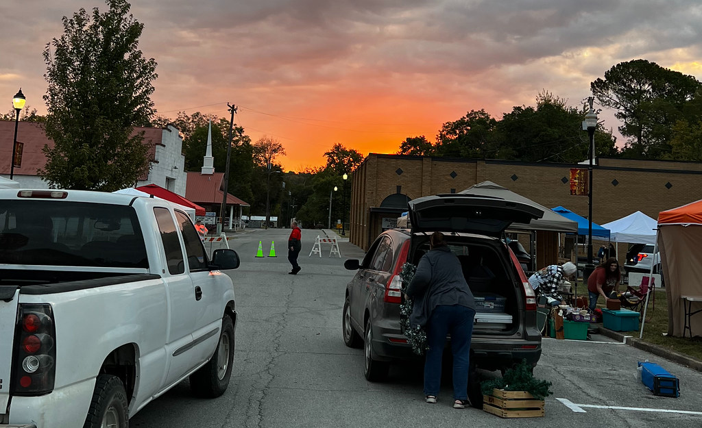 Sunrise over Pineville Fall Festival 2022 Kenny Underwood Flickr