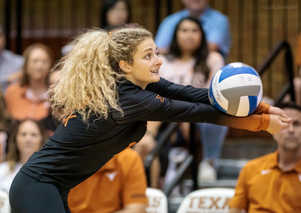 20221005 (UT Volleyball, vs TCU, Austin) Volleyball game… Flickr