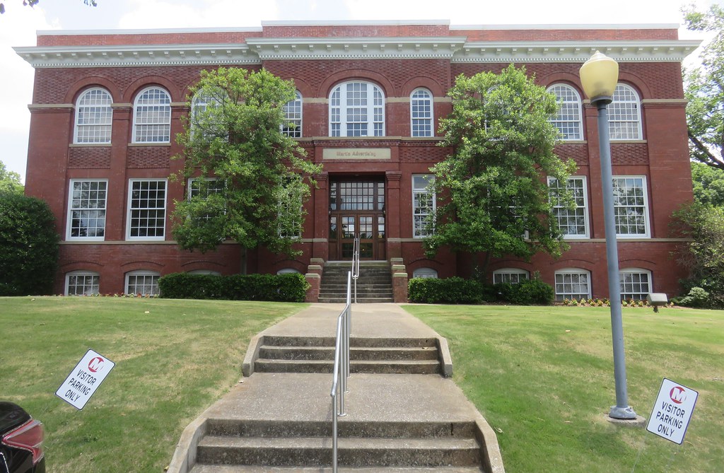 Old Lakeview School (Birmingham, Alabama) Located at 2800 … Flickr