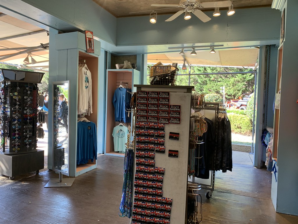 Pompeii Gifts salesfloor Pompeii Gifts San Marco, Italy ha… Flickr