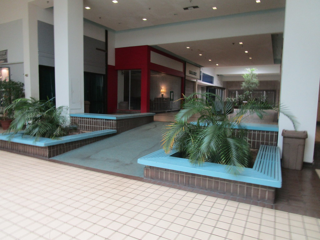 Signal Hill Mall Statesville, NC. March 2022. … Flickr