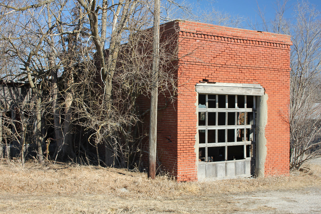 Bank Building Ford City, MO Tom McLaughlin Flickr