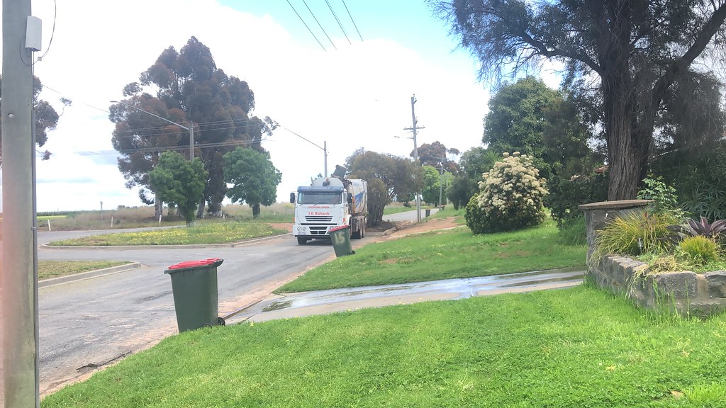 Leeton and Griffith garbage and recycling trucks 657,1149,… Flickr