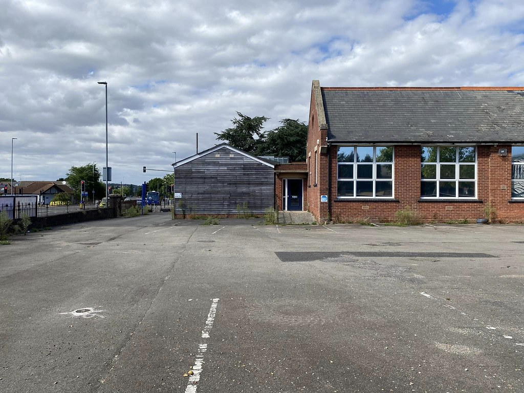 Former Oakdale School, Poole, Dorset, UK Sam Smith Flickr