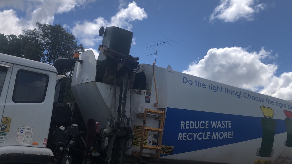 Leeton and Griffith garbage and recycling trucks 657,1149,… Flickr
