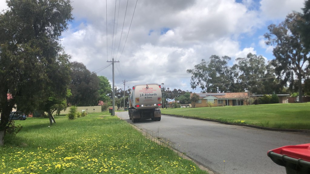 Leeton and Griffith garbage and recycling trucks 657,1149,… Flickr