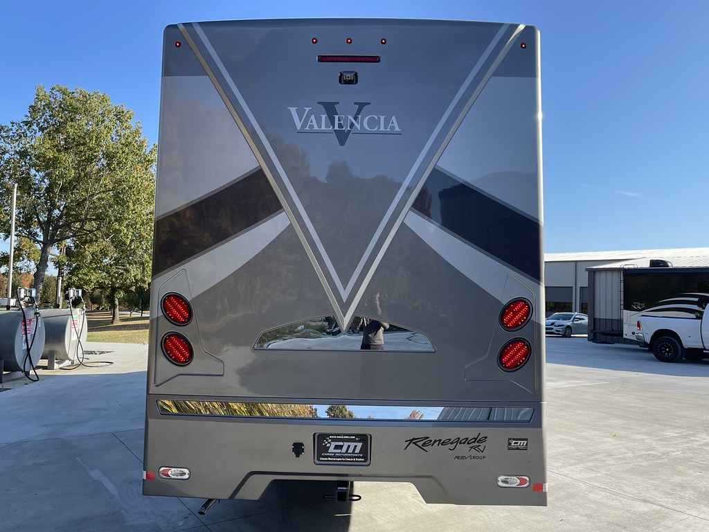 2020 Renegade Valencia 38RB Two Slides 360HP Cummins Bath … Flickr