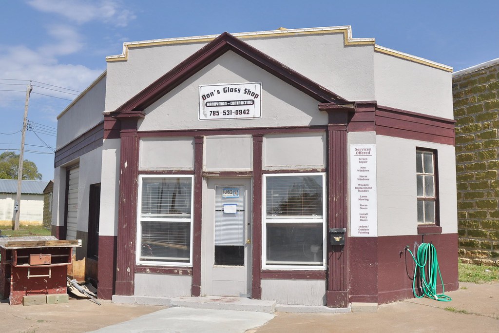 152 W Lincoln Mobile White Eagle gas station Freestanding… Flickr