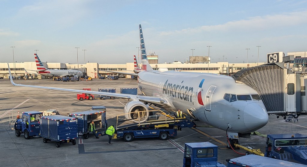 AA B738 CLT American Airlines Boeing 737823 at Charlotte … Flickr