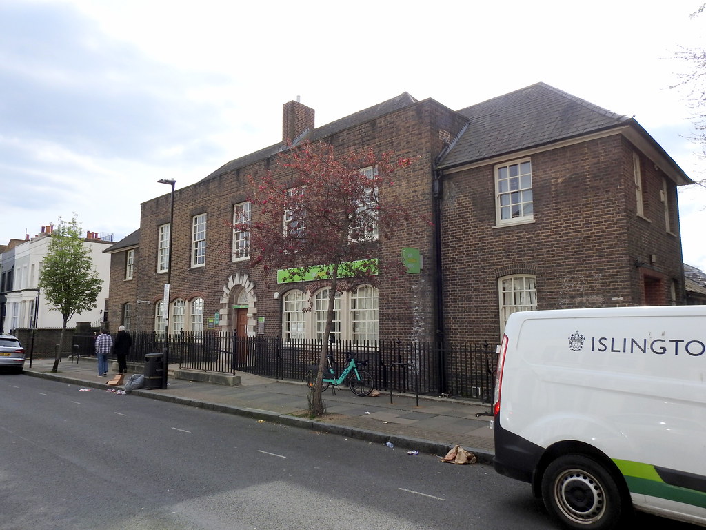 Finsbury Park Jobcentre Medina Road, London Reading Tom Flickr