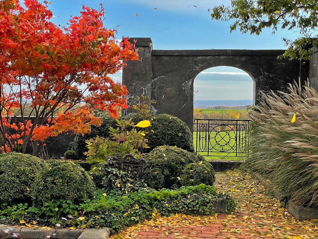 Linwood Gardens Color Last Open Garden Day here. The colo… Flickr