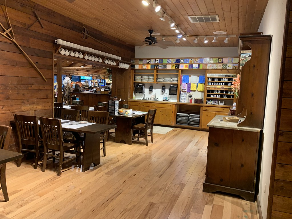 Caribou Pottery salesfloor Caribou Pottery New France haml… Flickr