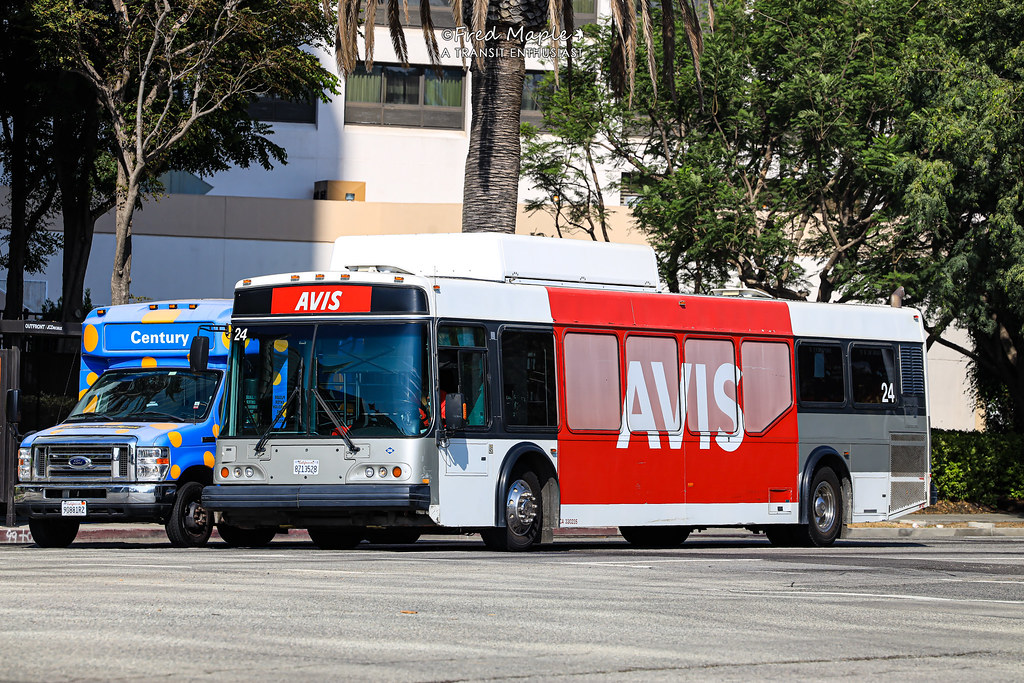 LAX AVIS Shuttle 24, ENC Axess 40ft CNG, Offside State/Pro… Flickr