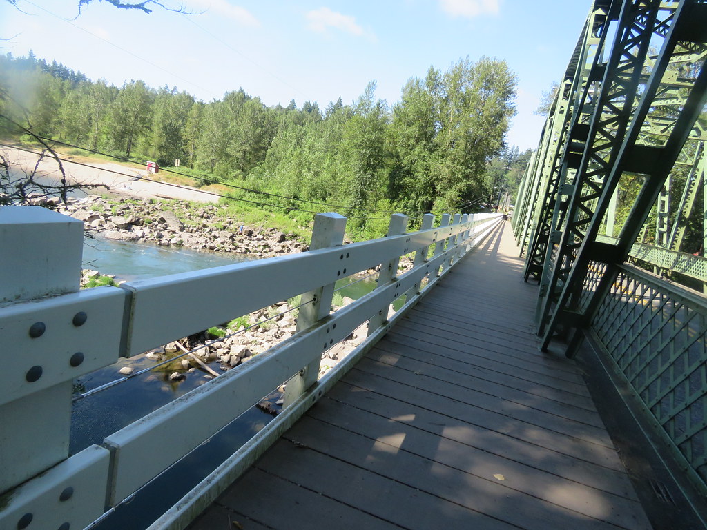 IMG_9500 Crossing Sandy River Bridge into Troutdale Sand… Flickr