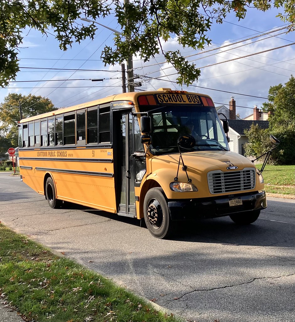 Levittown Public Schools 51 2006 Thomas C2 Sporting the n… Flickr